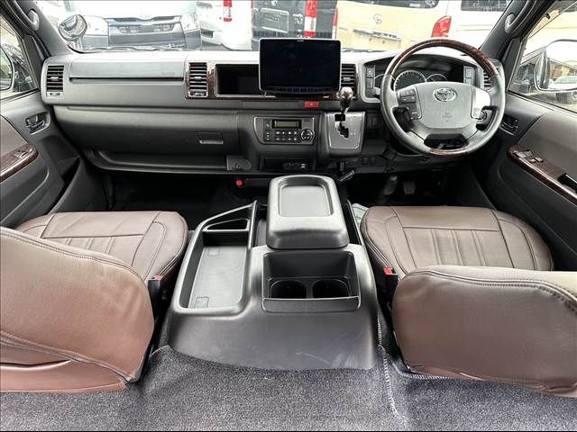 TOYOTA HIACE van 2WD 2018