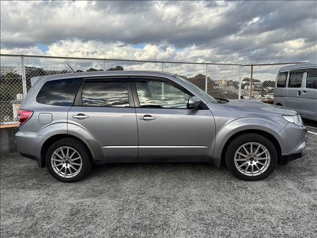 SUBARU FORESTER 2011