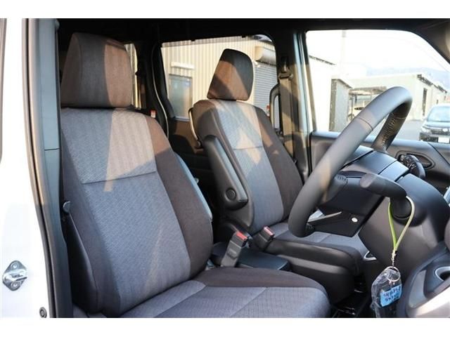 TOYOTA VOXY 4WD 2025