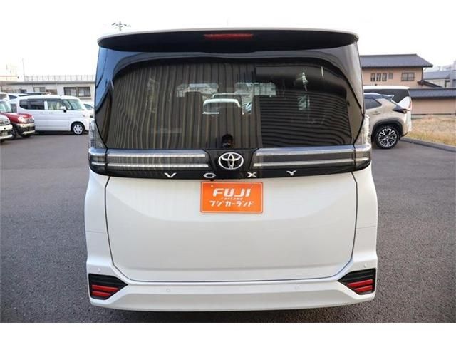TOYOTA VOXY 4WD 2025