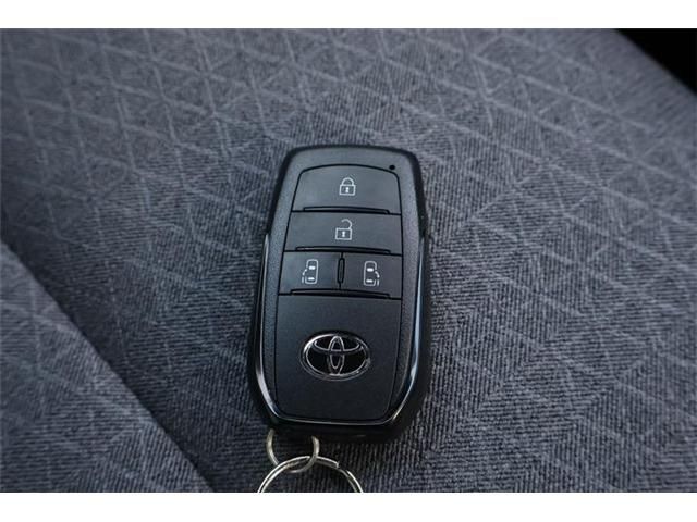 TOYOTA VOXY 4WD 2025