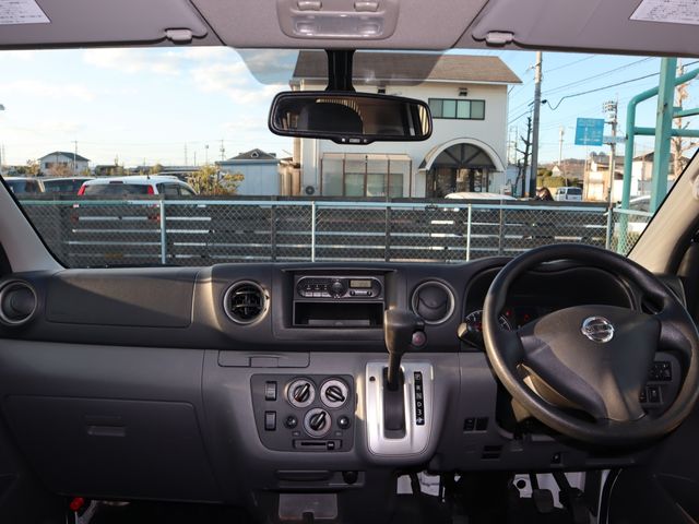 NISSAN NV350 CARAVAN 2018