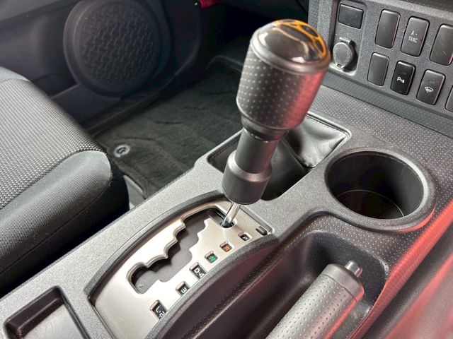 TOYOTA FJ CRUISER 4WD 2011