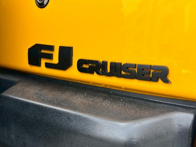 TOYOTA FJ CRUISER 4WD 2011