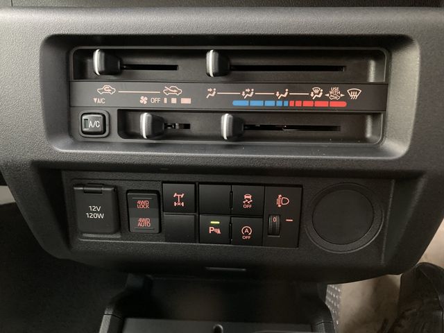 DAIHATSU HIJET truck 4WD 2024