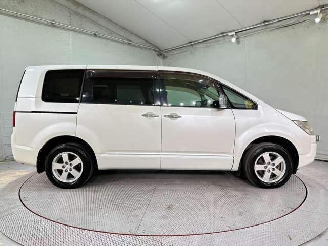 MITSUBISHI DELICA D:5 2WD 2008