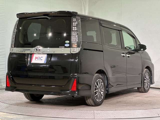 TOYOTA VOXY 2016
