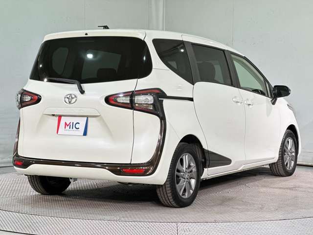 TOYOTA SIENTA 2017