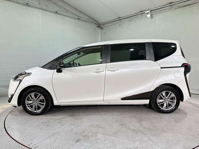 TOYOTA SIENTA 2017