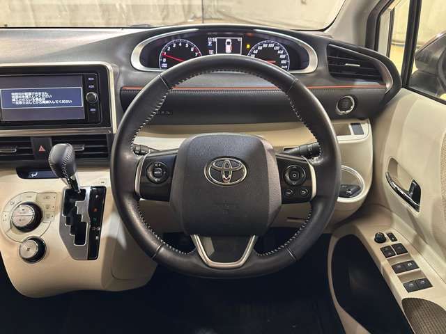 TOYOTA SIENTA 2017