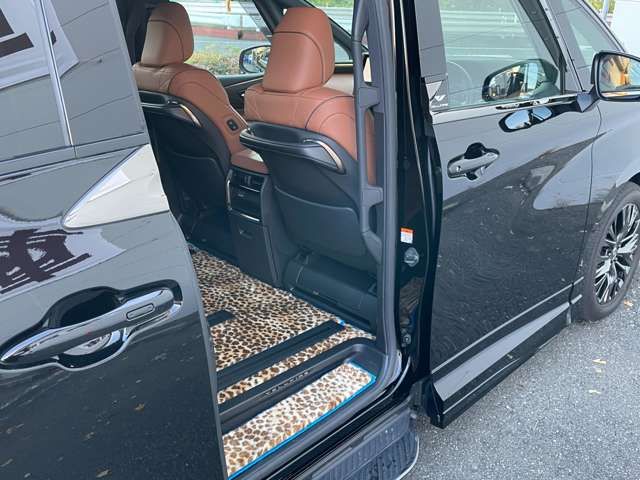 TOYOTA VELLFIRE 2025