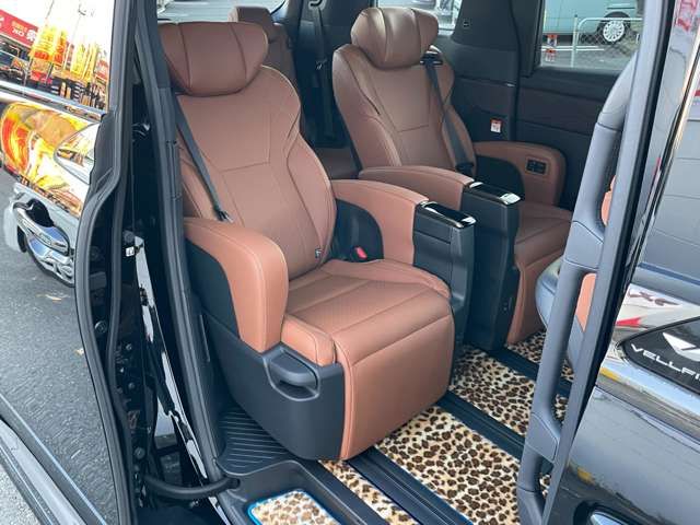 TOYOTA VELLFIRE 2025