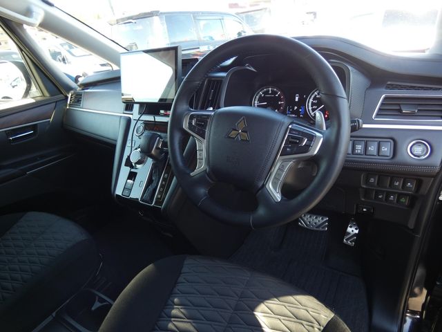 MITSUBISHI DELICA D:5 4WD 2024