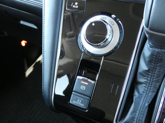 MITSUBISHI DELICA D:5 4WD 2024