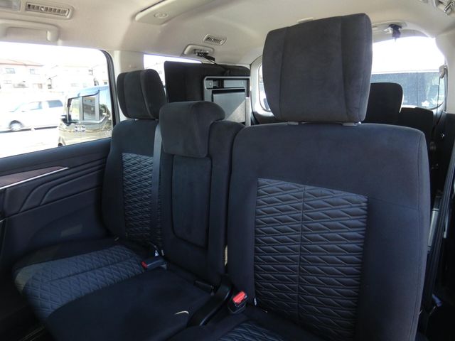 MITSUBISHI DELICA D:5 4WD 2024