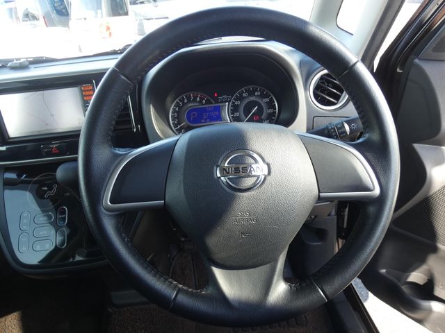 NISSAN DAYZ ROOX 2014