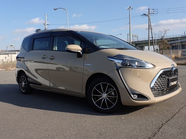 TOYOTA SIENTA HYBRID 2018