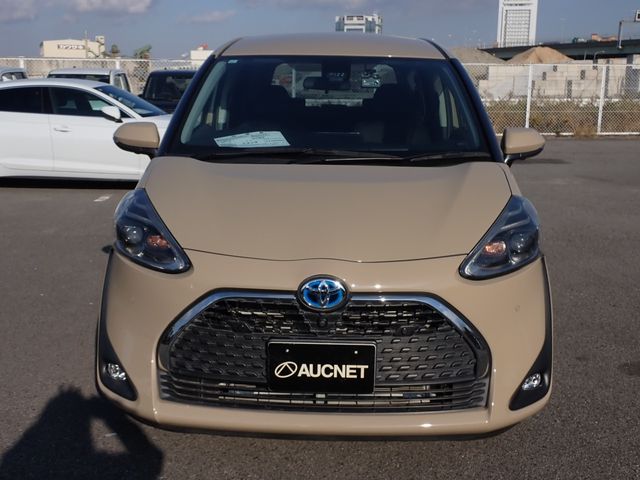 TOYOTA SIENTA HYBRID 2018
