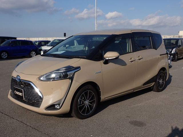 TOYOTA SIENTA HYBRID 2018
