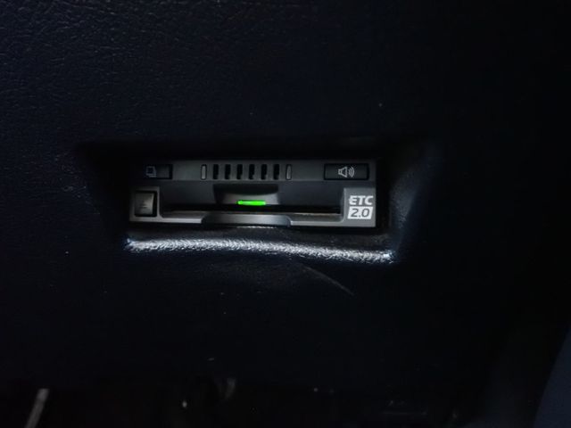 TOYOTA SIENTA HYBRID 2018