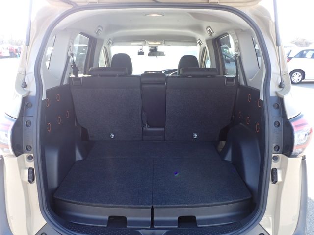 TOYOTA SIENTA HYBRID 2018