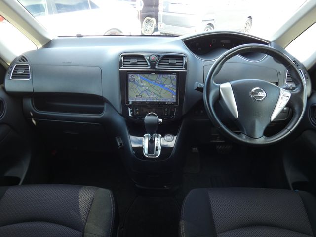 NISSAN SERENA  S-HYBRID 2013