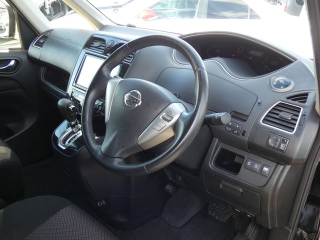 NISSAN SERENA  S-HYBRID 2013