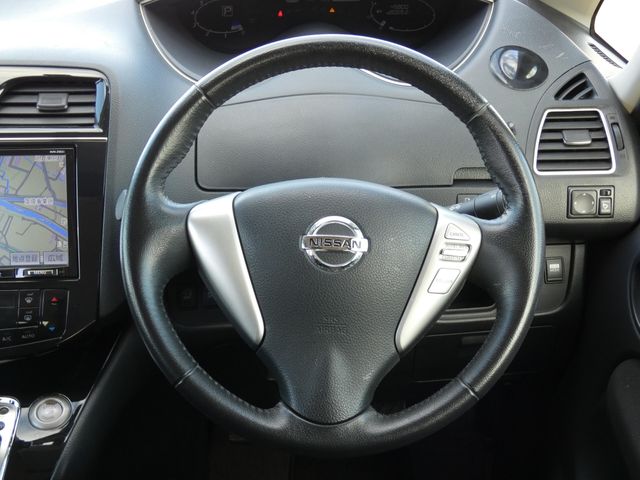 NISSAN SERENA  S-HYBRID 2013