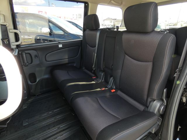 NISSAN SERENA  S-HYBRID 2013