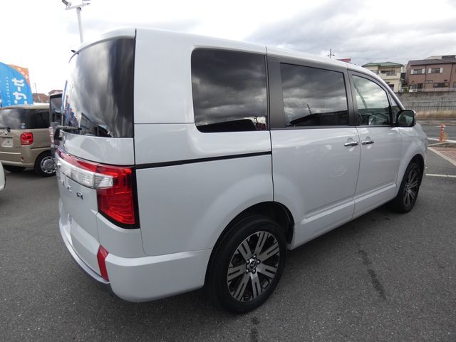MITSUBISHI DELICA D:5 4WD 2022