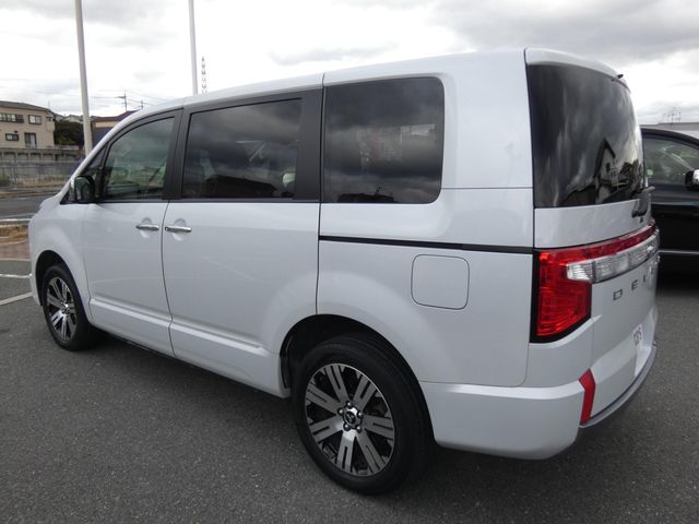 MITSUBISHI DELICA D:5 4WD 2022