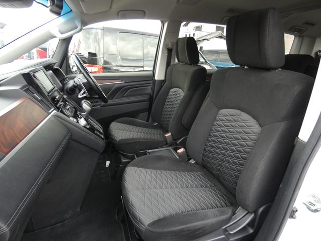 MITSUBISHI DELICA D:5 4WD 2022