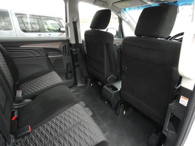 MITSUBISHI DELICA D:5 4WD 2022