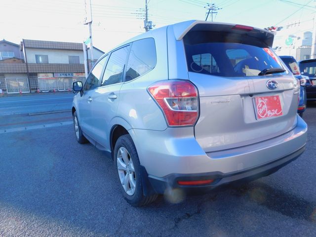 SUBARU FORESTER 2012