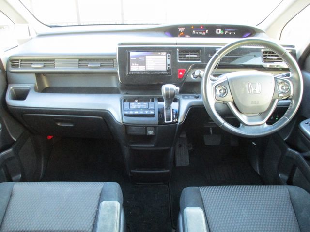 HONDA STEPWAGON SPADA 2015
