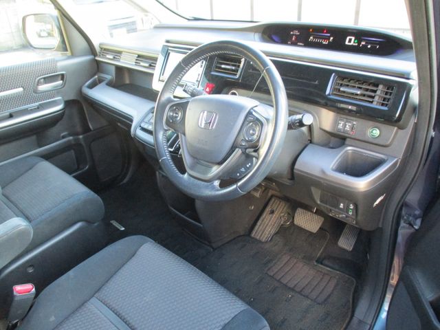 HONDA STEPWAGON SPADA 2015