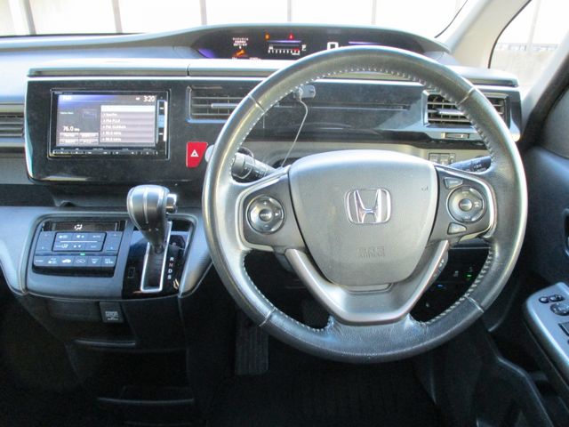 HONDA STEPWAGON SPADA 2015