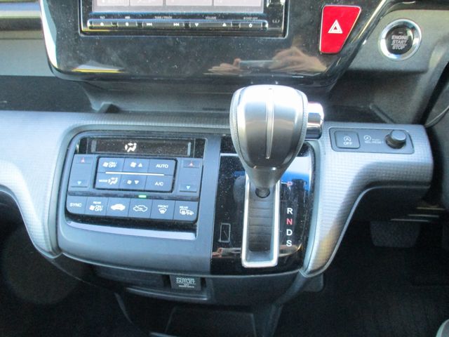 HONDA STEPWAGON SPADA 2015