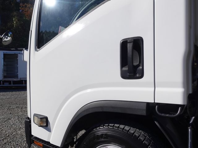 ISUZU ELF 2009
