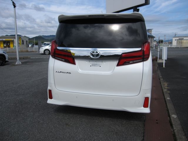TOYOTA ALPHARD 2022