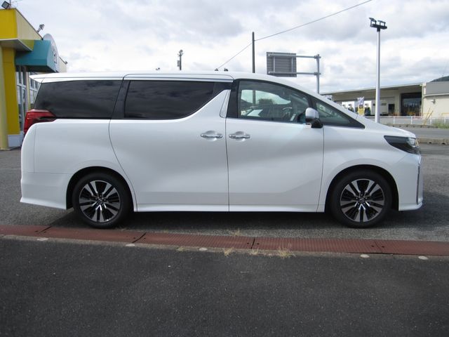 TOYOTA ALPHARD 2022