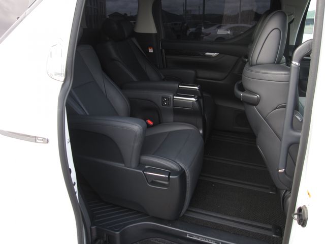 TOYOTA ALPHARD 2022
