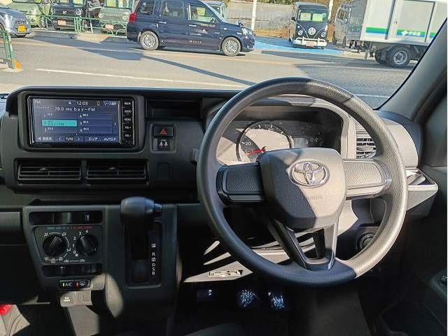 TOYOTA PIXIS van 2022