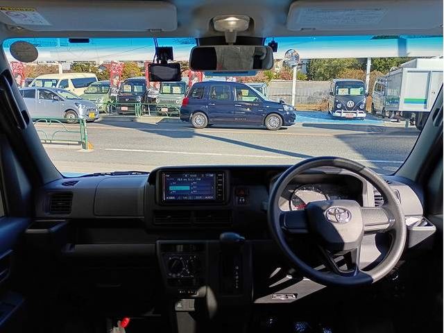 TOYOTA PIXIS van 2022