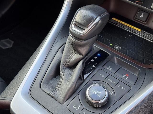 TOYOTA RAV4 4WD 2021