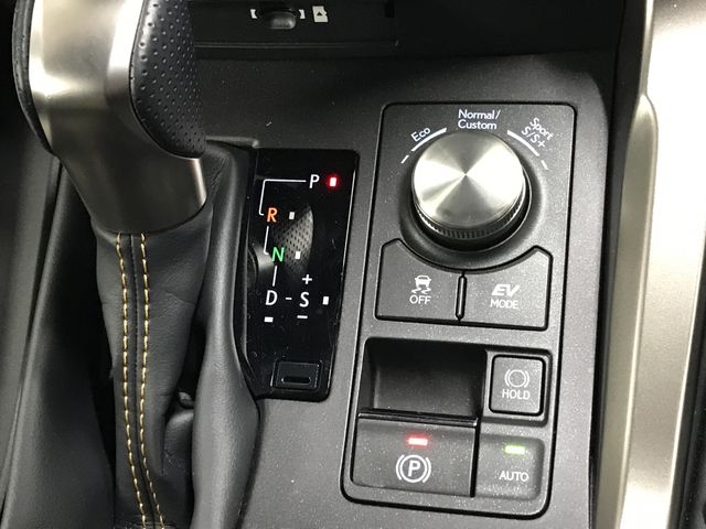 TOYOTA LEXUS NX300h 2020