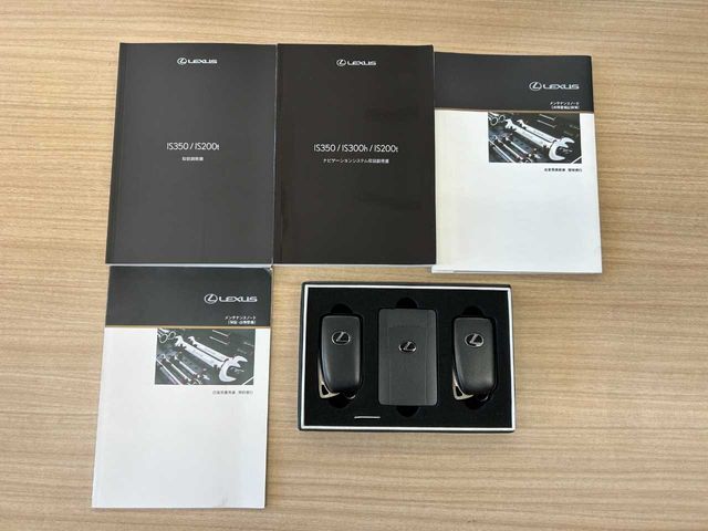 TOYOTA LEXUS IS200t 2017