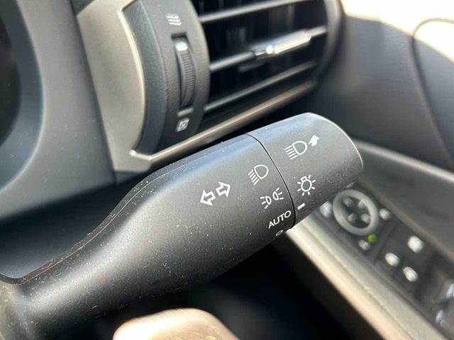 TOYOTA LEXUS IS200t 2017