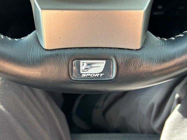 TOYOTA LEXUS IS200t 2017