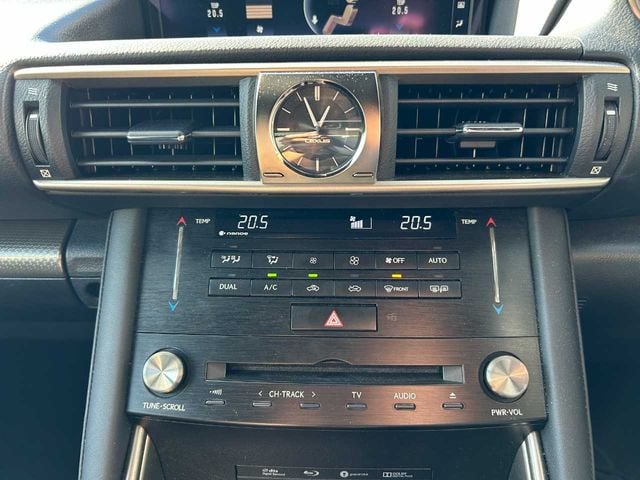 TOYOTA LEXUS IS200t 2017